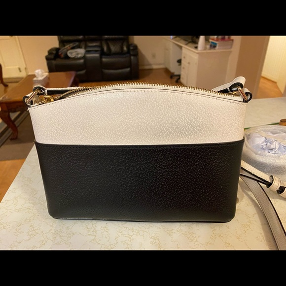 Item sold - Picture 6 of 8